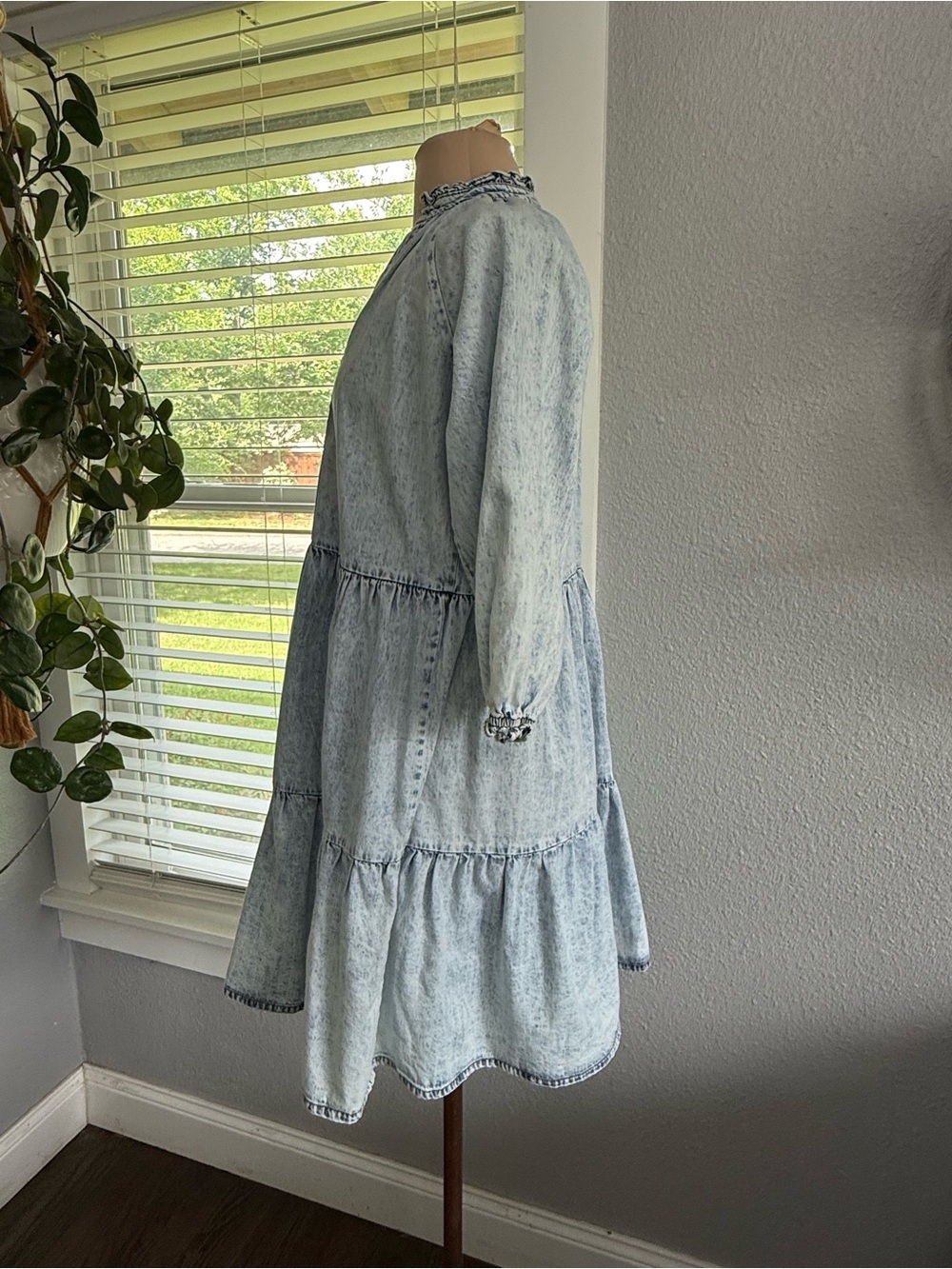 SSYS Light Wash Denim Tiered Mini Dress Size XS - Picture 2 of 5